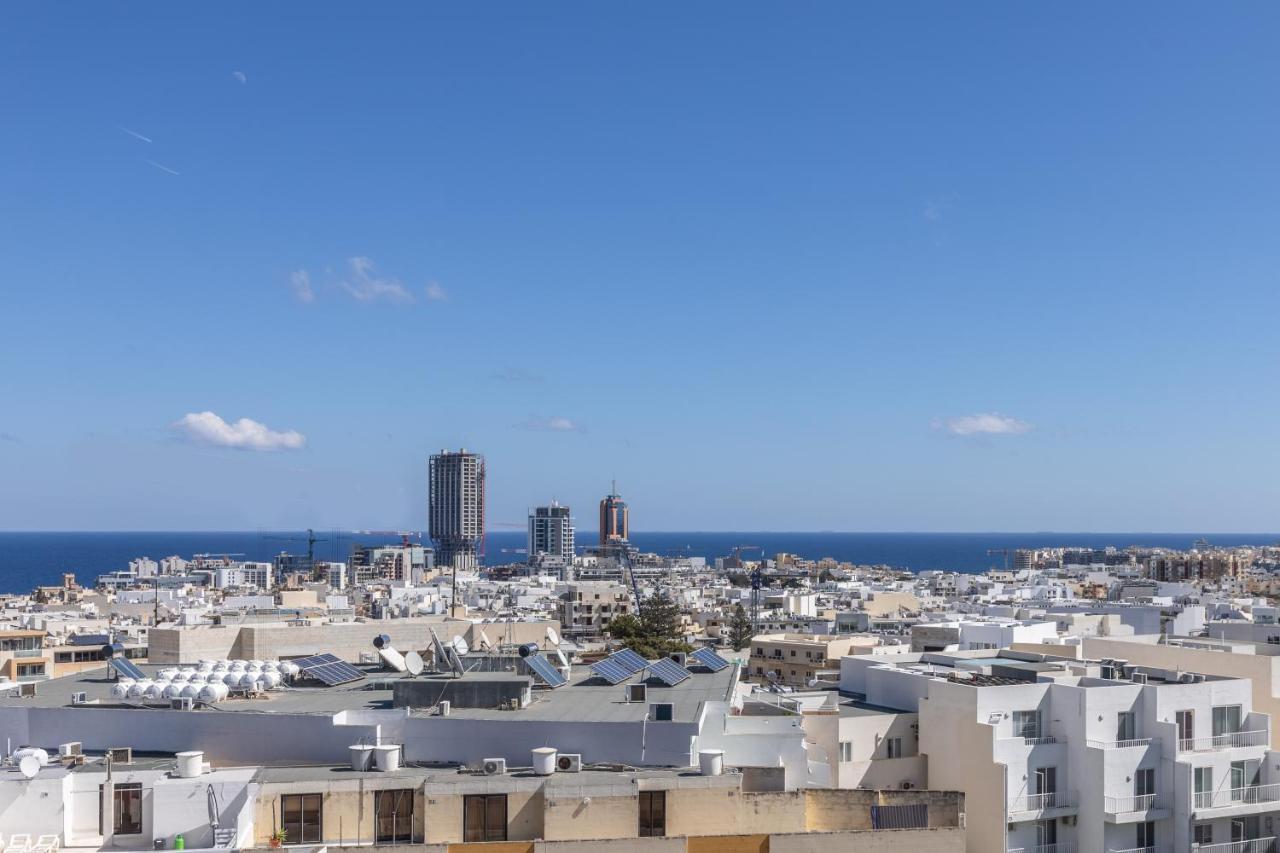 Unique Penthouse With Private Heated Jacuzzi, Close To Restaurants And Night Life Is-Swieqi Zewnętrze zdjęcie
