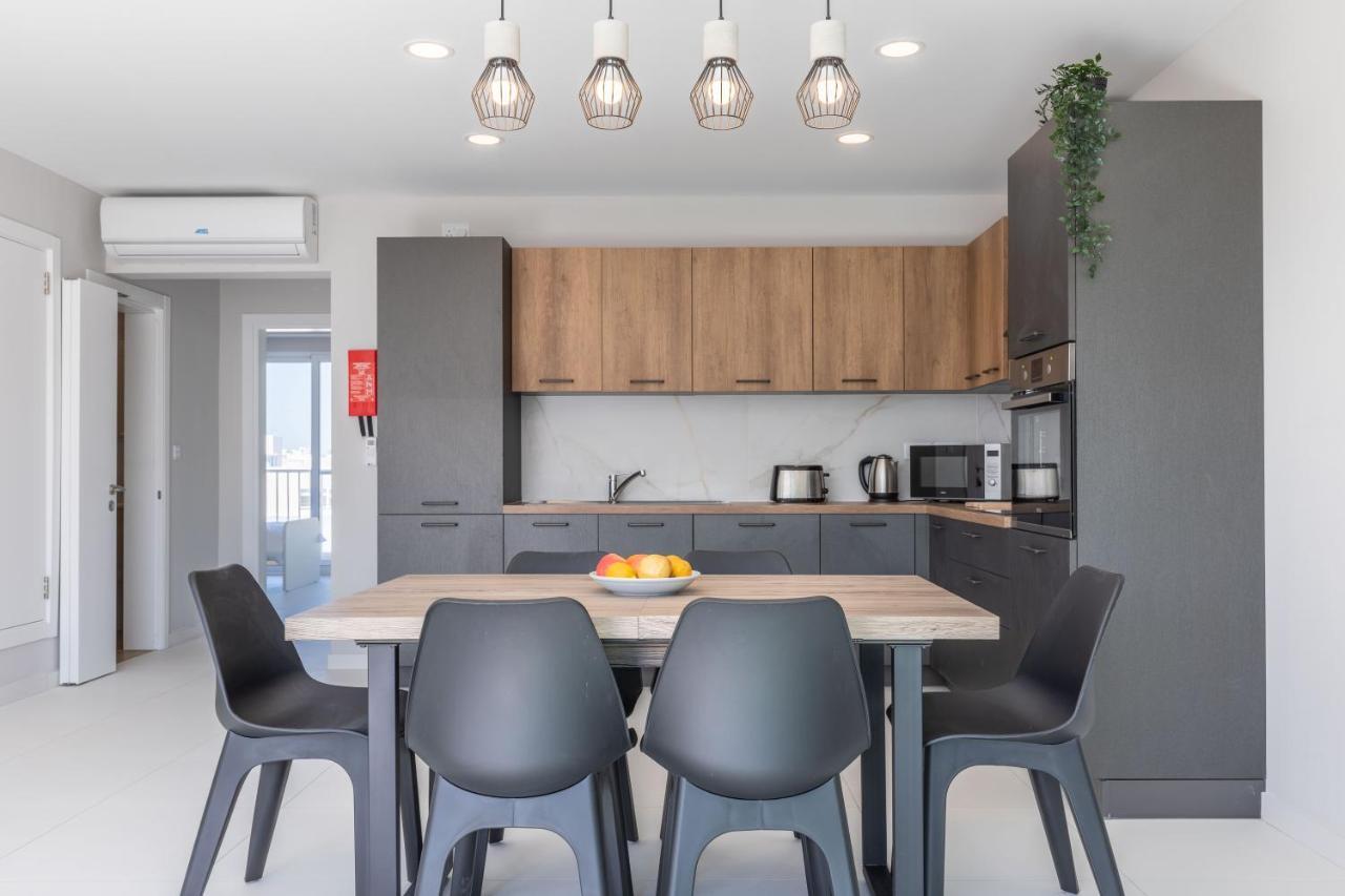 Unique Penthouse With Private Heated Jacuzzi, Close To Restaurants And Night Life Is-Swieqi Zewnętrze zdjęcie