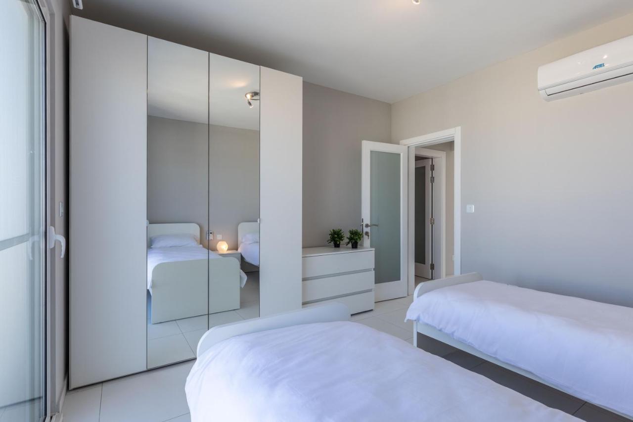 Unique Penthouse With Private Heated Jacuzzi, Close To Restaurants And Night Life Is-Swieqi Zewnętrze zdjęcie